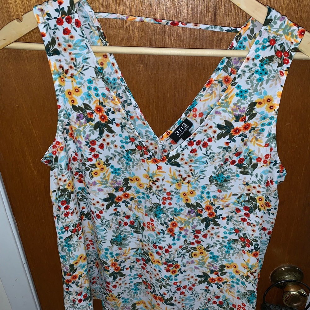 Clothes - Picture 4 of 8